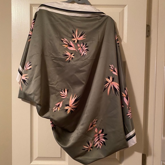Kimono - Picture 2 of 2